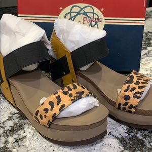 Hokus Pokus leopard wedge sandals